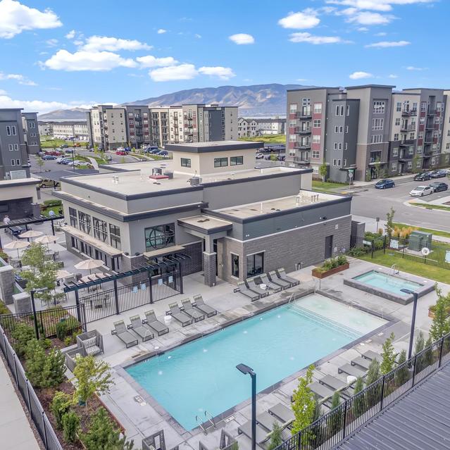 Ember Peaks at American Fork - Exterior View of Swimming Pool